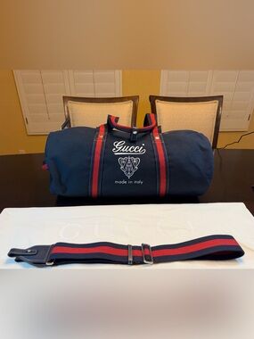 New Authentic Gucci Crest Logo Navy Canvas Duffle Bag Large